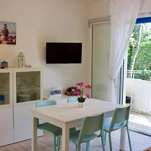 Antonietta 3, Tra Pineta E Mare Apartment